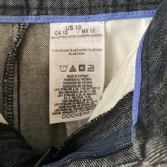 Dockers Denim Truly Slimming Shorts Women’s Size 10. - Picture 8 of 11